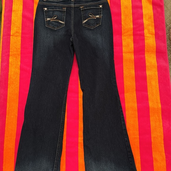 Gabby Lowrise Flare Jeans - Picture 4 of 5